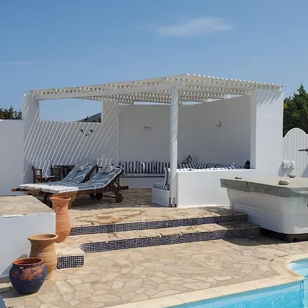 E - Kamari Village بيت للعطل *