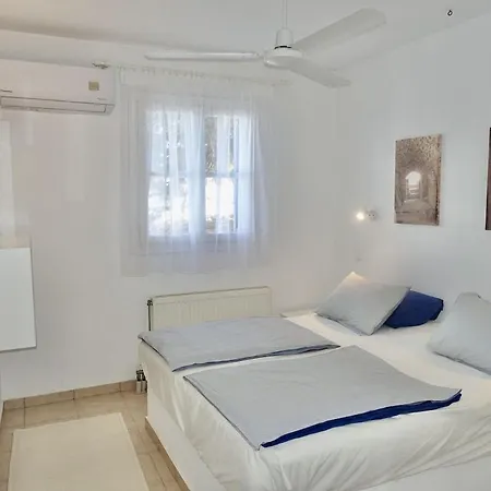 E - Kamari Village بيت للعطل *
